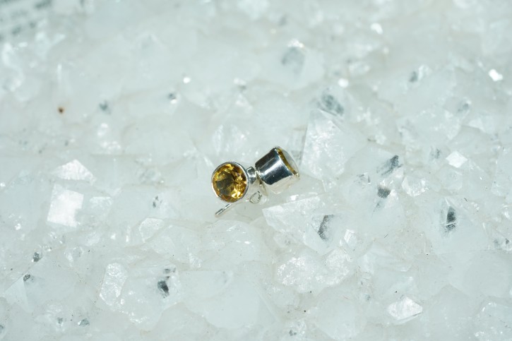 Citrin- Ohrstecker / rund / facettiert