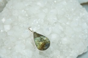 Labradoritanhänger -  naturbellassene Tropfenform - 925'er Silber