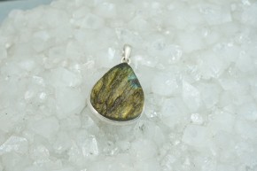 Labradoritanhänger -  naturbellassene Tropfenform - 925'er Silber