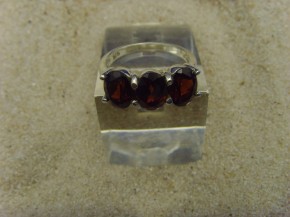 Granat - Ring / 925er Silber / Facettenschliff