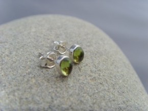 Peridot Ohrstecker - Oval - 925'er Silber